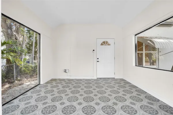 a view of empty room with window