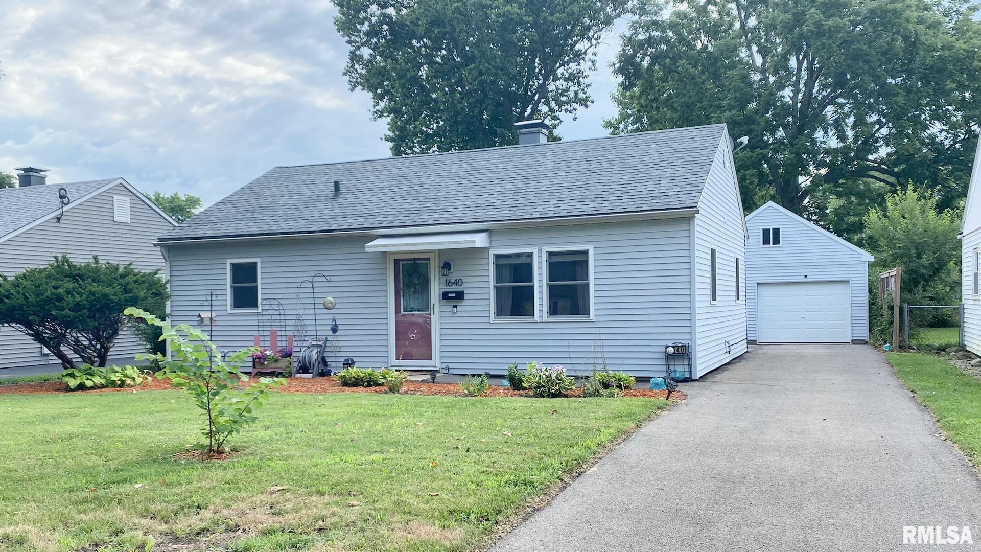 1640 North 20th Street Springfield, IL 62702 - Photo 3 of 13