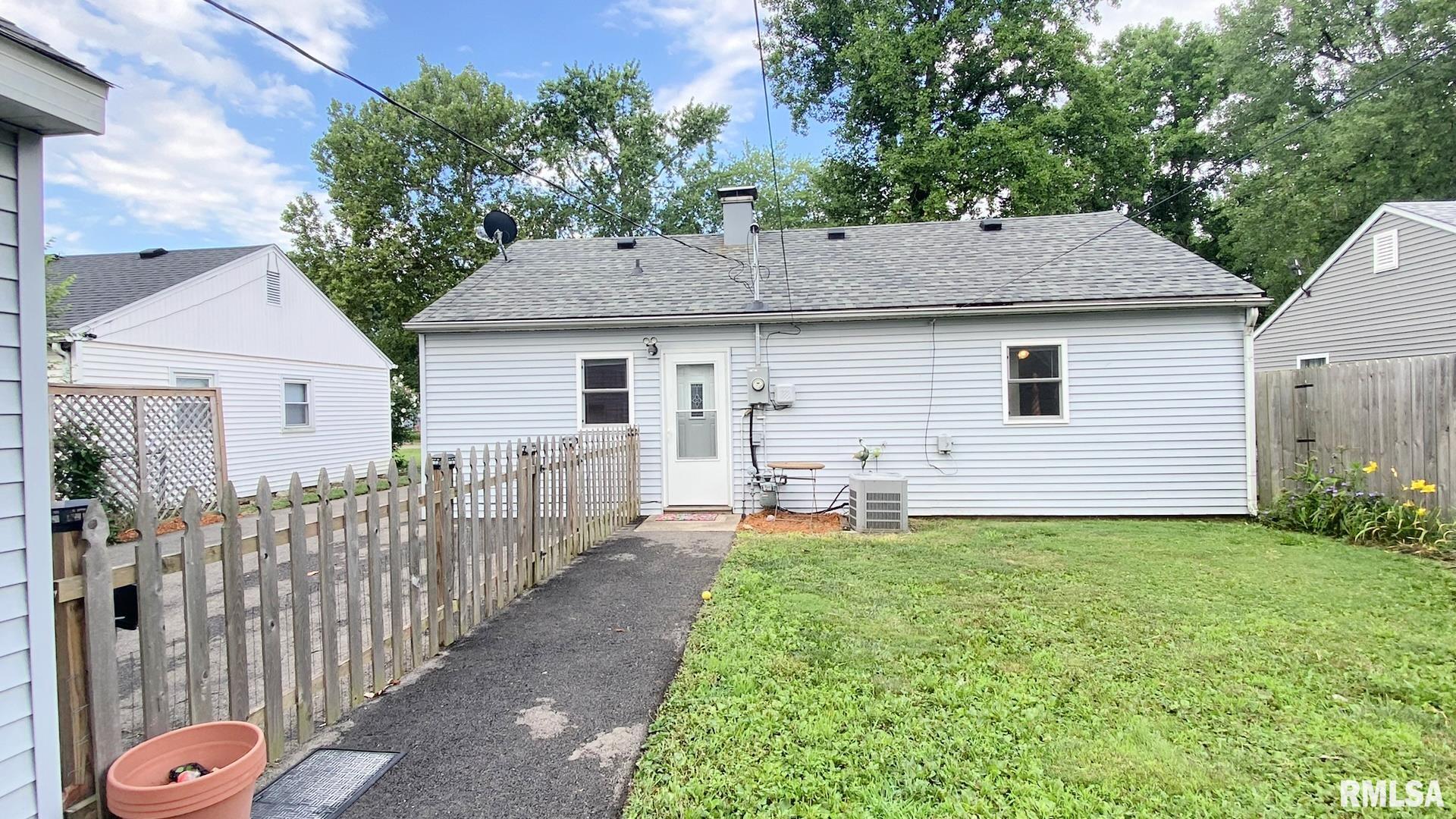 1640 North 20th Street Springfield, IL 62702 - Photo 7 of 13