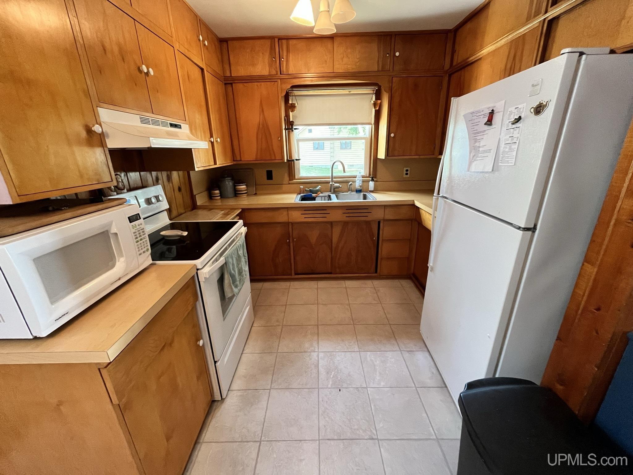 869 N East Gulliver Lake Road Gulliver, MI 49840 - Photo 11 of 44