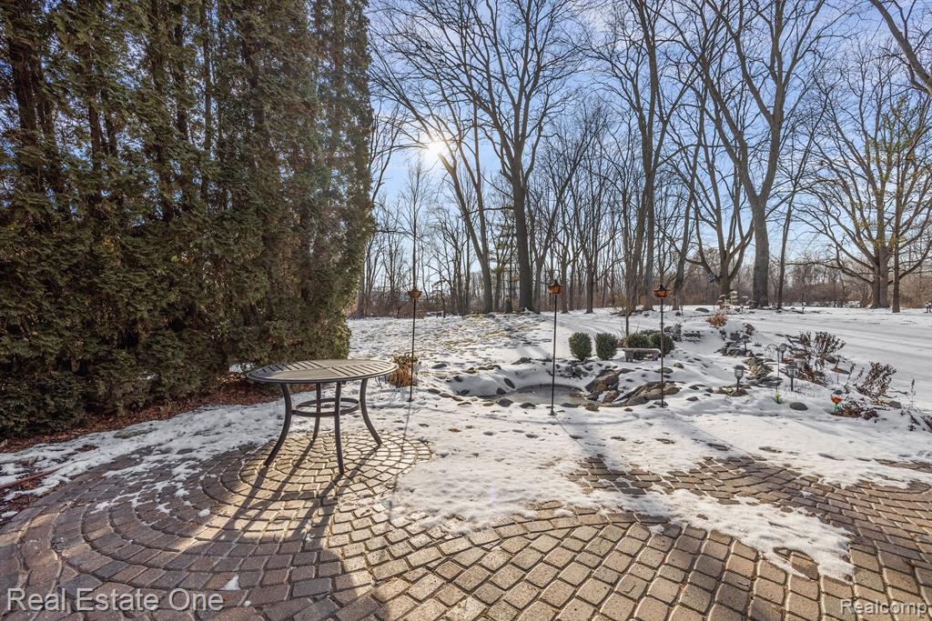 1276 Pembroke Drive Rochester Hills, MI 48307 - Photo 10 of 49