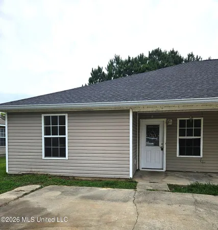 $1,050 | 8700 Spring Avenue, Unit A, Ocean Springs, MS 39564