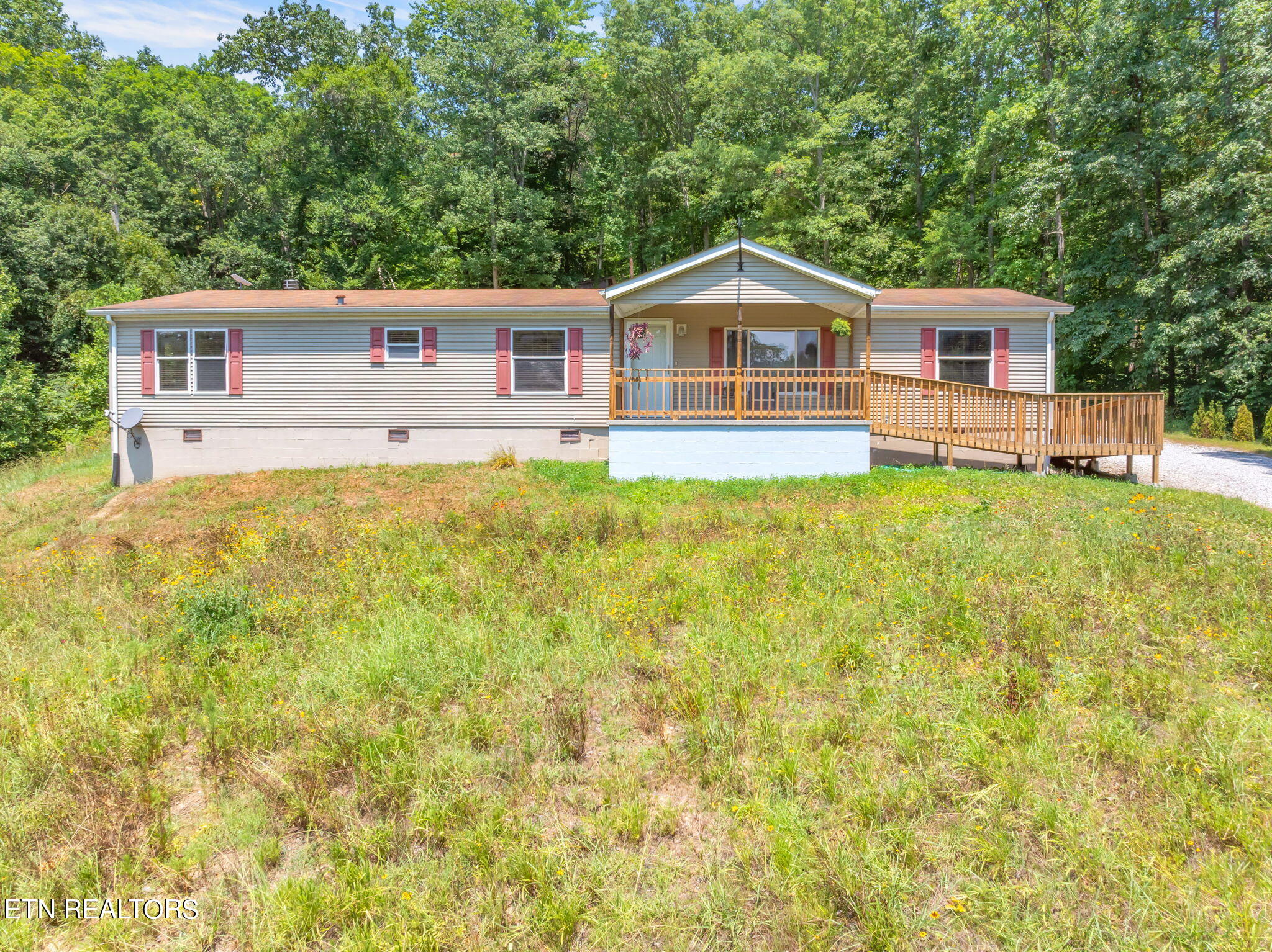 304 Comb Ridge Road Maynardville, TN 37807 - Photo 2 of 57 304 Comb Ridge Rd Property (2)