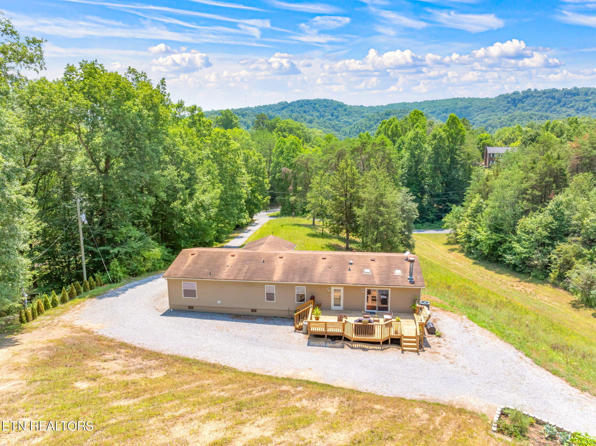 304 Comb Ridge Road Maynardville, TN 37807 - Photo 6 of 57 304 Comb Ridge Rd Property (5)