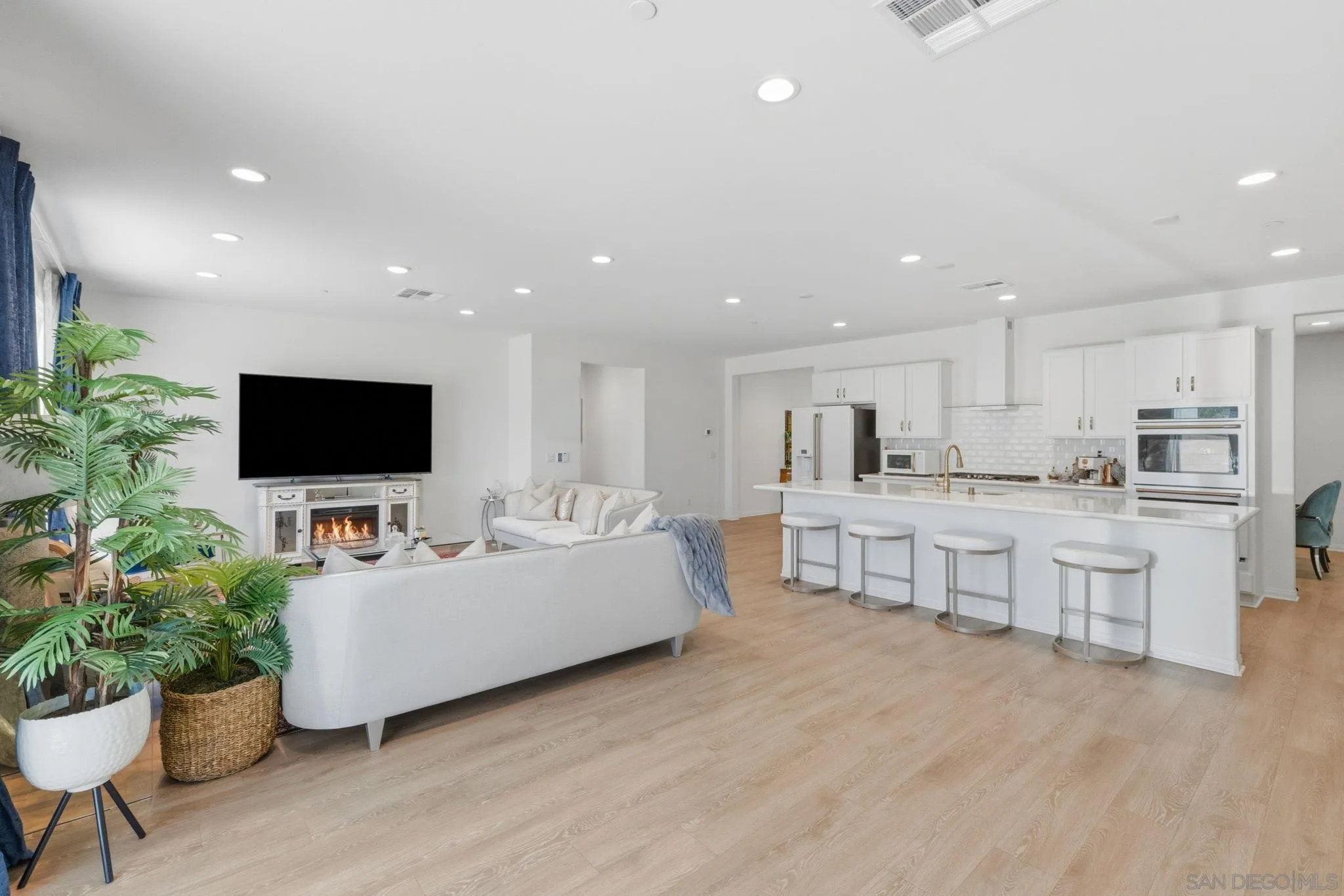 34490 Bloomberry Road Murrieta, CA 92563 - Photo 20 of 56