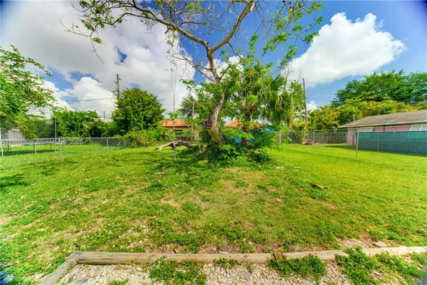 $2,500 | 173 Northwest 18th Street, Unit 1, Homestead, FL 33030