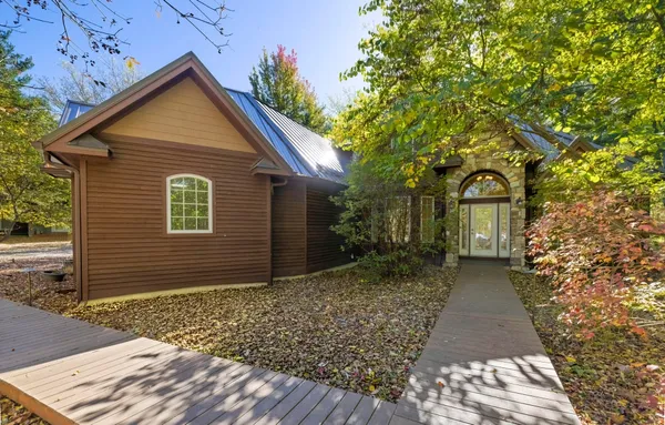 $1,100,000 | 5650 Lily Lane, Sawyer, MI 49125