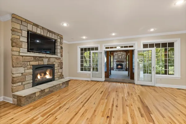 $999,000 | 5650 Lily Lane, Sawyer, MI 49125