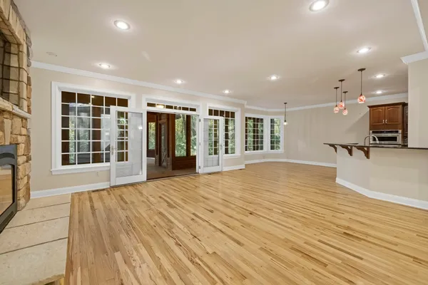 $999,000 | 5650 Lily Lane, Sawyer, MI 49125