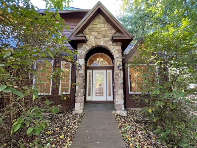 $1,200,000 | 5650 Lily Lane, Sawyer, MI 49125