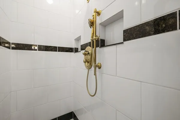 $999,000 | 5650 Lily Lane, Sawyer, MI 49125