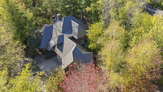 $1,200,000 | 5650 Lily Lane, Sawyer, MI 49125