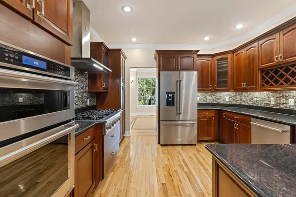 $999,000 | 5650 Lily Lane, Sawyer, MI 49125