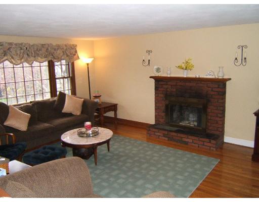 21 Longfellow Road Shrewsbury, MA 01545 - Photo 4 of 8 Gallery Image 4