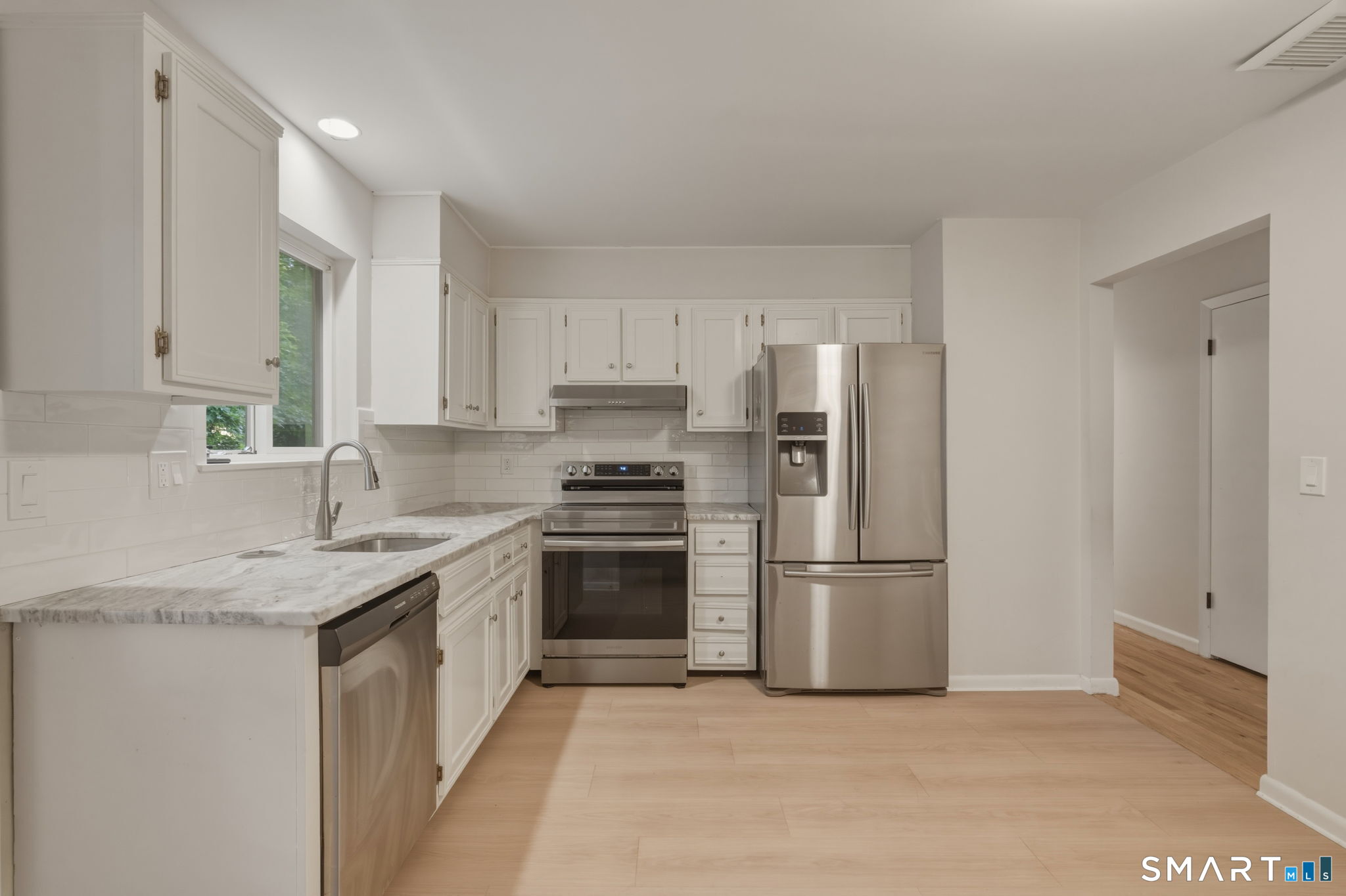 518 Bennetts Farm Road Ridgefield, CT 06877 - Photo 14 of 35