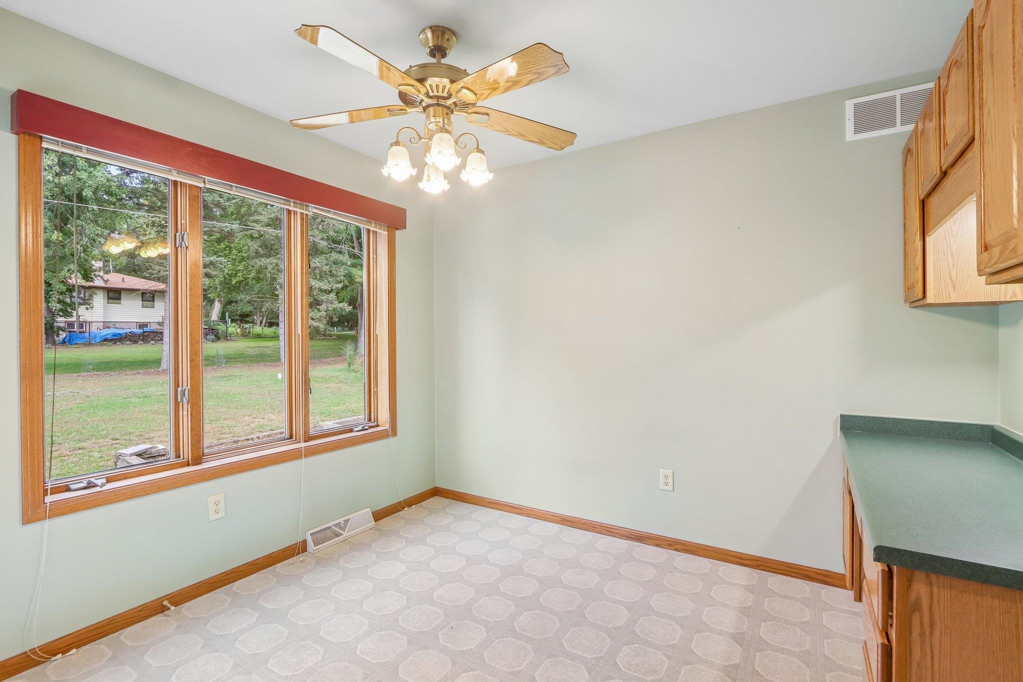 W10862 Tipperary Road Poynette, WI 53955 - Photo 11 of 40 Gallery Image 11
