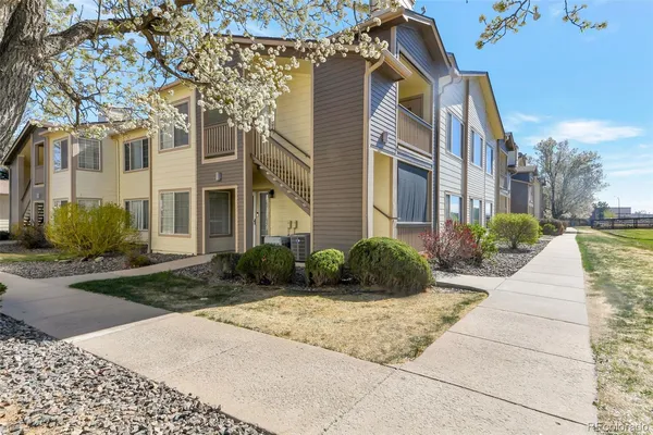 $2,600 | 5435 South Dover Street, Unit 101, Littleton, CO 80123