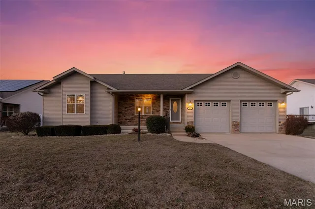 $274,900 | 427 East Donnewald Street, Worden, IL 62097