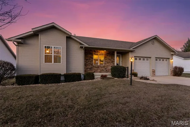 $274,900 | 427 East Donnewald Street, Worden, IL 62097