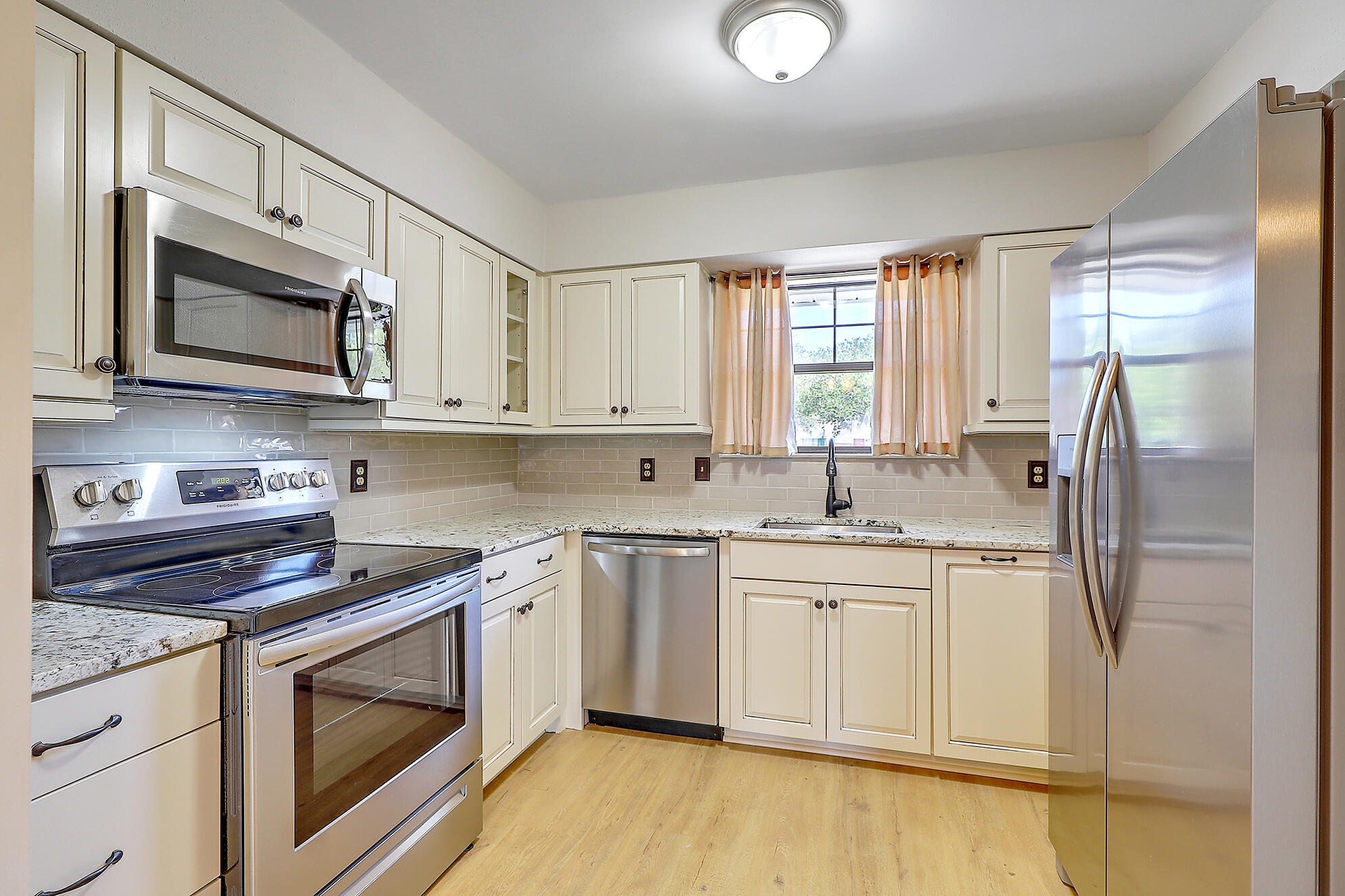 2362 Parsonage Road, Unit 2I Charleston, SC 29414 - Photo 5 of 32 IMG_0685_86_87_88_89_90_91