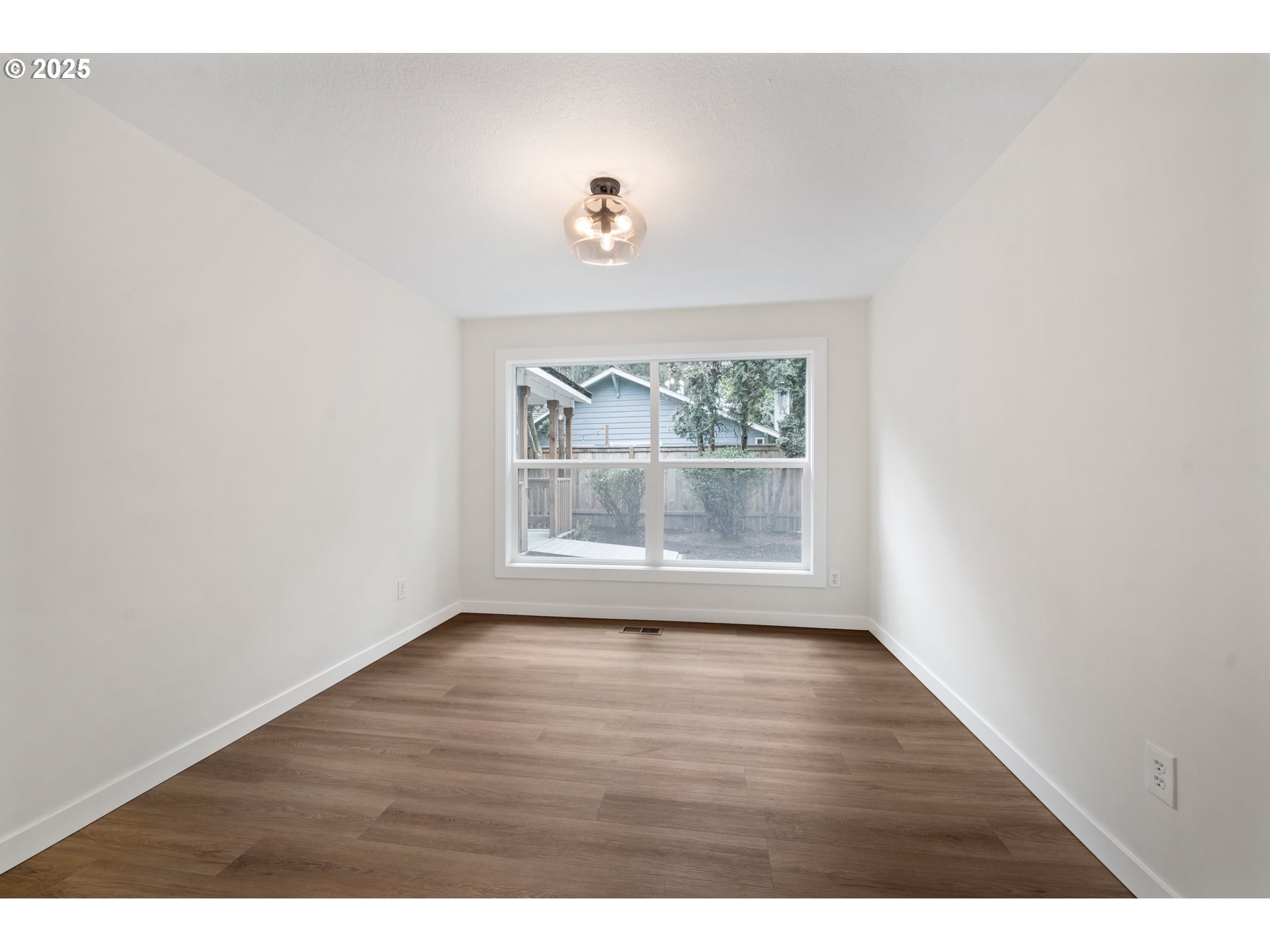 15040 Southwest Wheaton Lane Beaverton, OR 97007 - Photo 14 of 33
