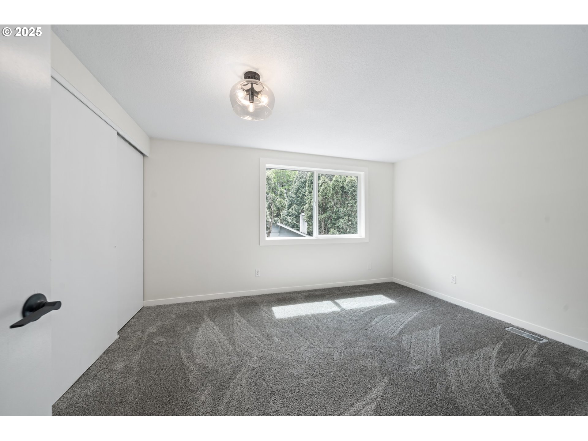 15040 Southwest Wheaton Lane Beaverton, OR 97007 - Photo 19 of 33