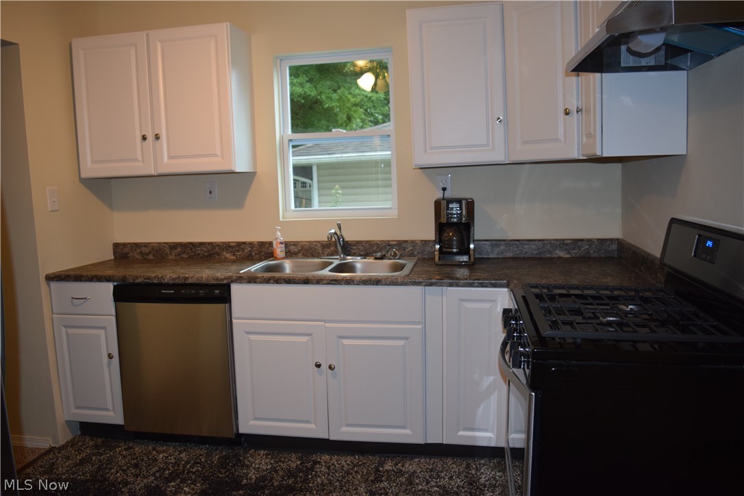 1950 Springfield Center Road Akron, OH 44312 - Photo 6 of 11
