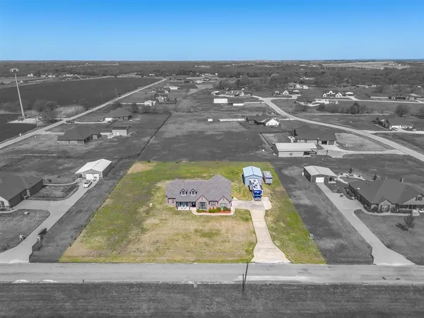 $575,000 | 8071 County Road 105, Grandview, TX 76050