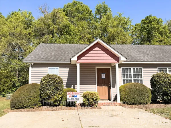 $1,295 | 483 Pharr Drive Southwest, Concord, NC 28027