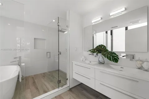 $2,499,000 | 1525 Bay Road, Miami Beach, FL 33139
