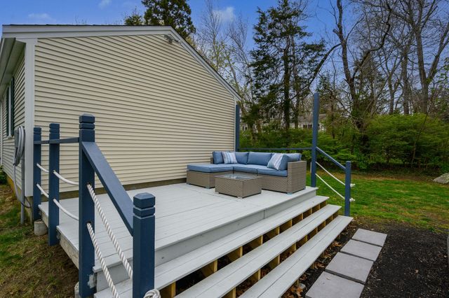 $590,000 | 952 Oak Street, West Barnstable, MA 02668