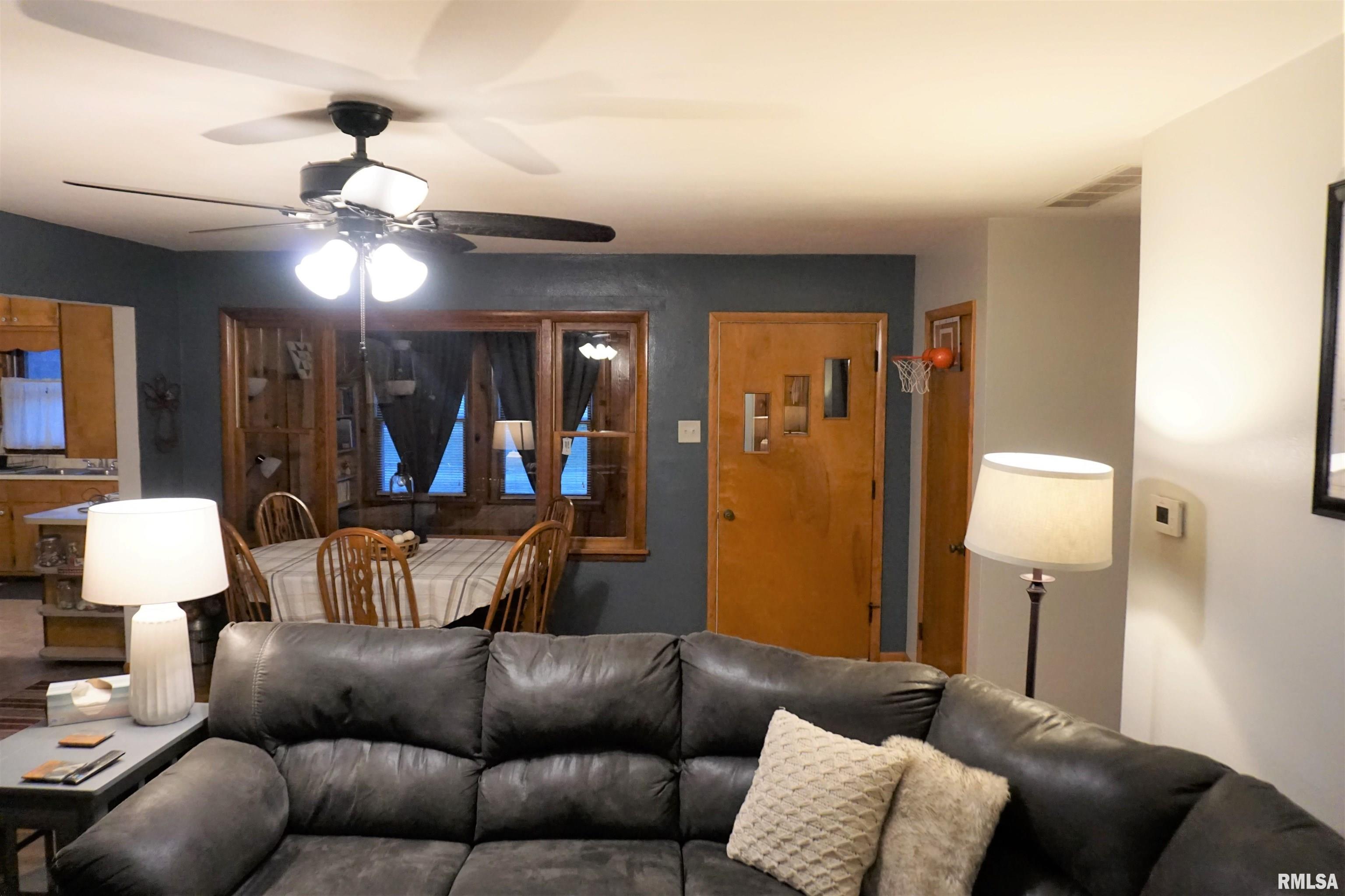 2645 South Broadway Salem, IL 62881 - Photo 10 of 22