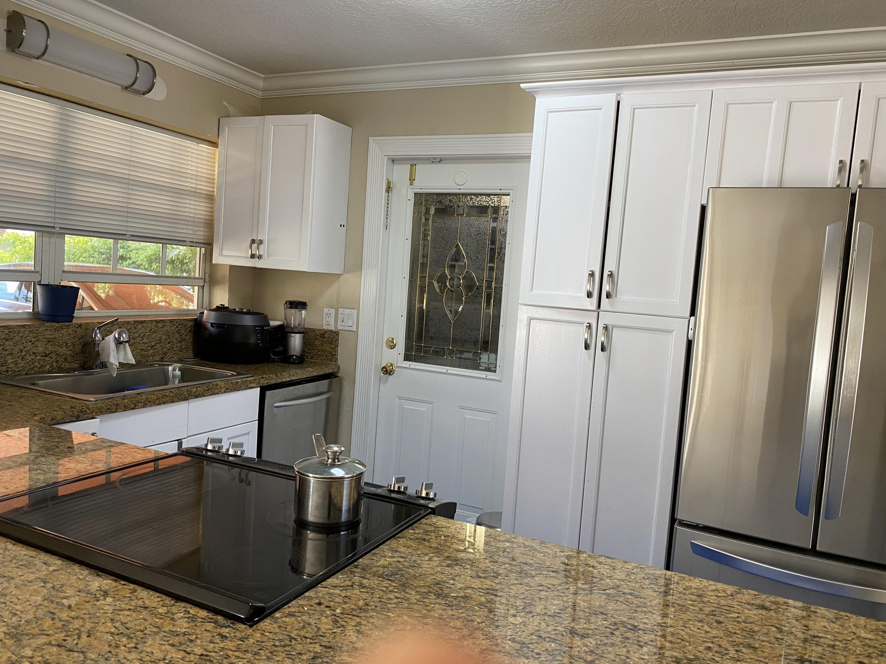475 Northeast 37th Street Boca Raton, FL 33431 - Photo 14 of 25 Kitchen