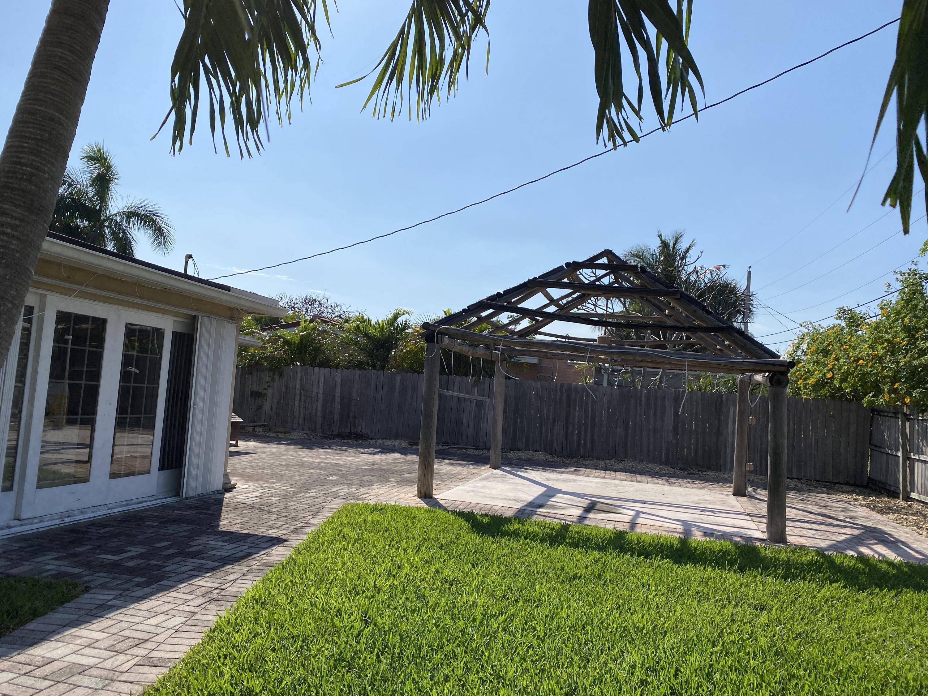 475 Northeast 37th Street Boca Raton, FL 33431 - Photo 8 of 25 Exterior