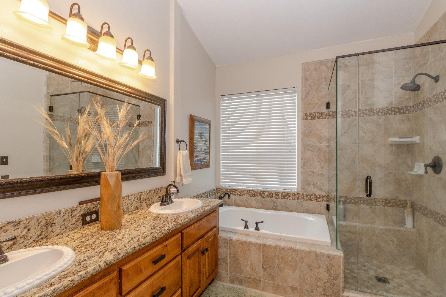 2066 Bedford Avenue Clovis, CA 93611 - Photo 17 of 35