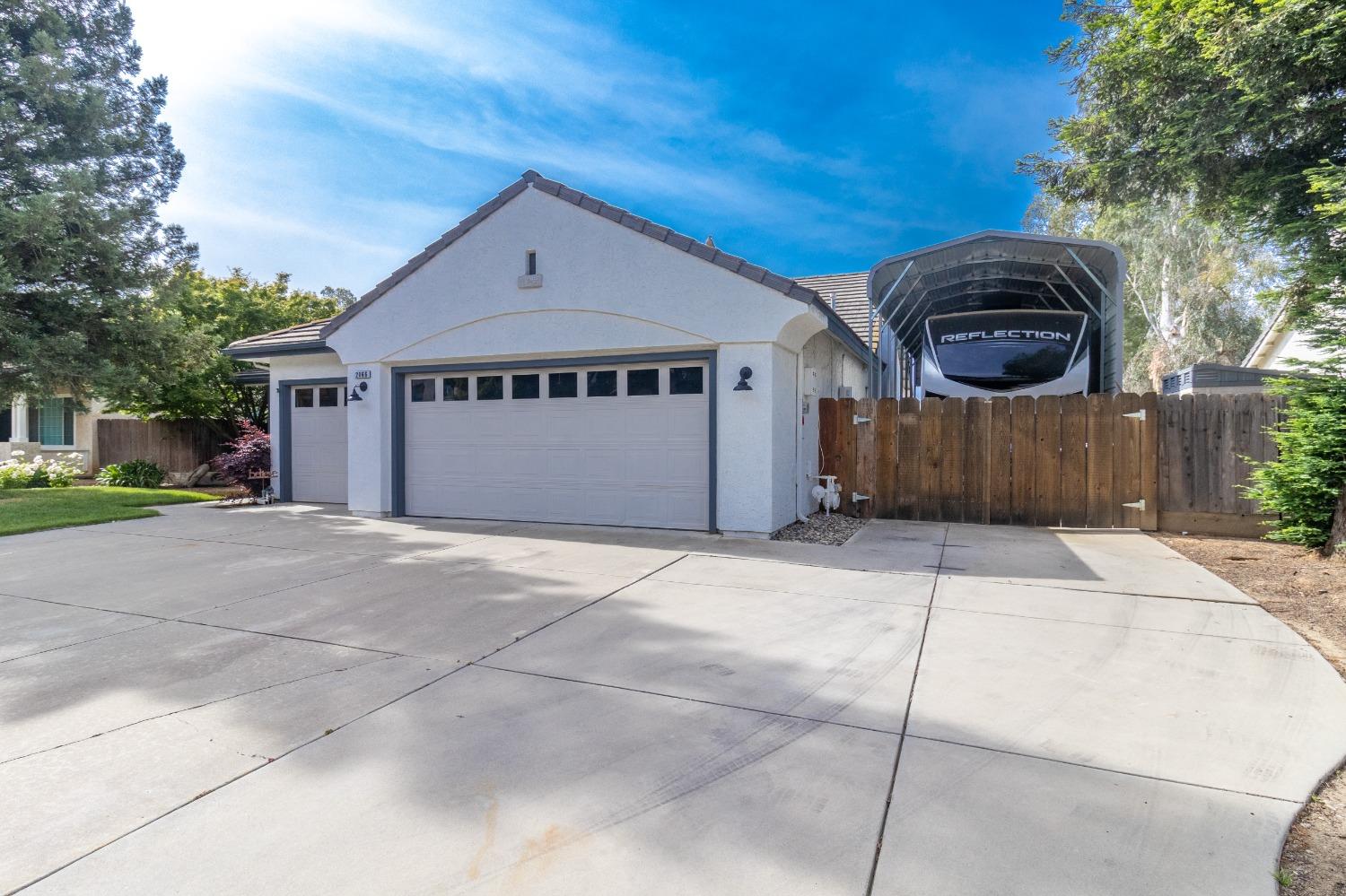 2066 Bedford Avenue Clovis, CA 93611 - Photo 2 of 35