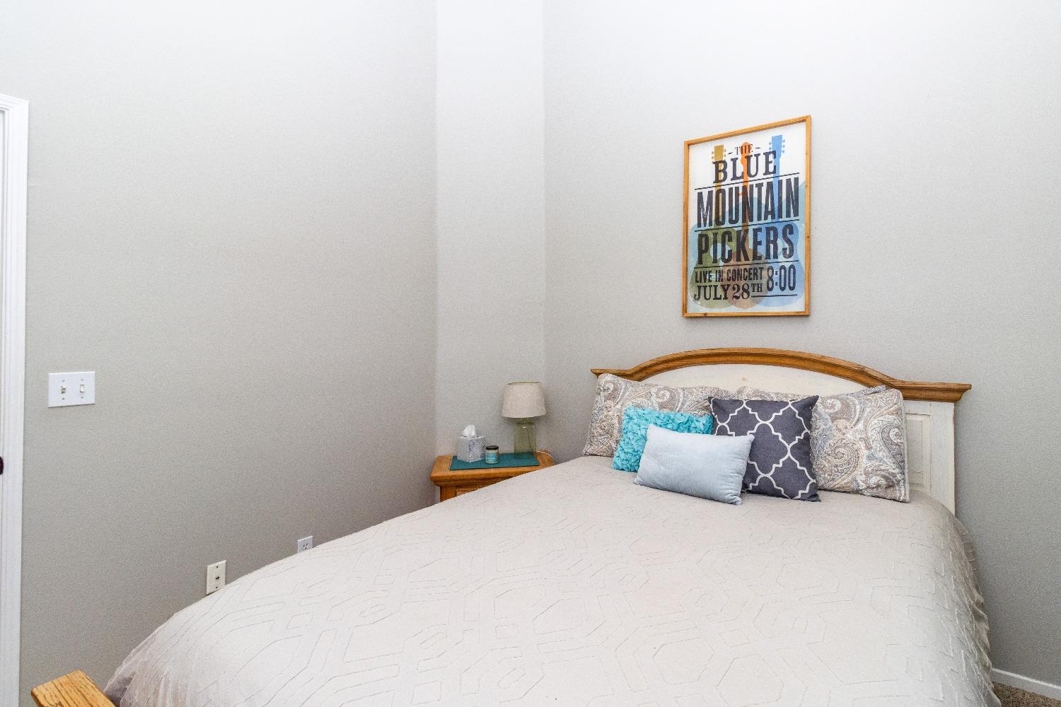 2066 Bedford Avenue Clovis, CA 93611 - Photo 27 of 35