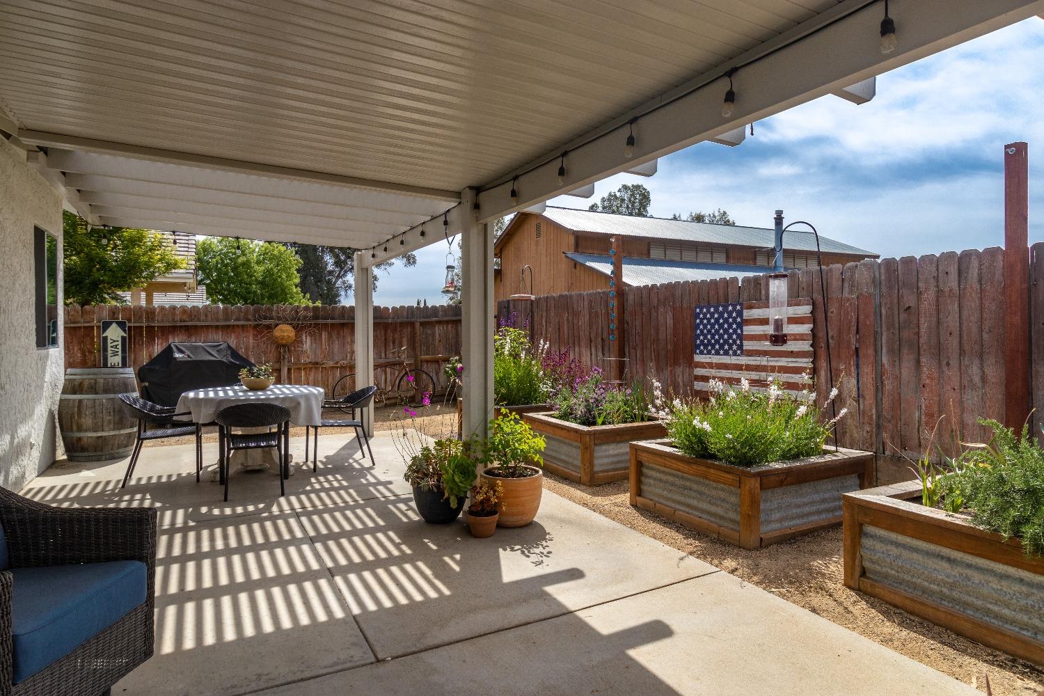 2066 Bedford Avenue Clovis, CA 93611 - Photo 30 of 35