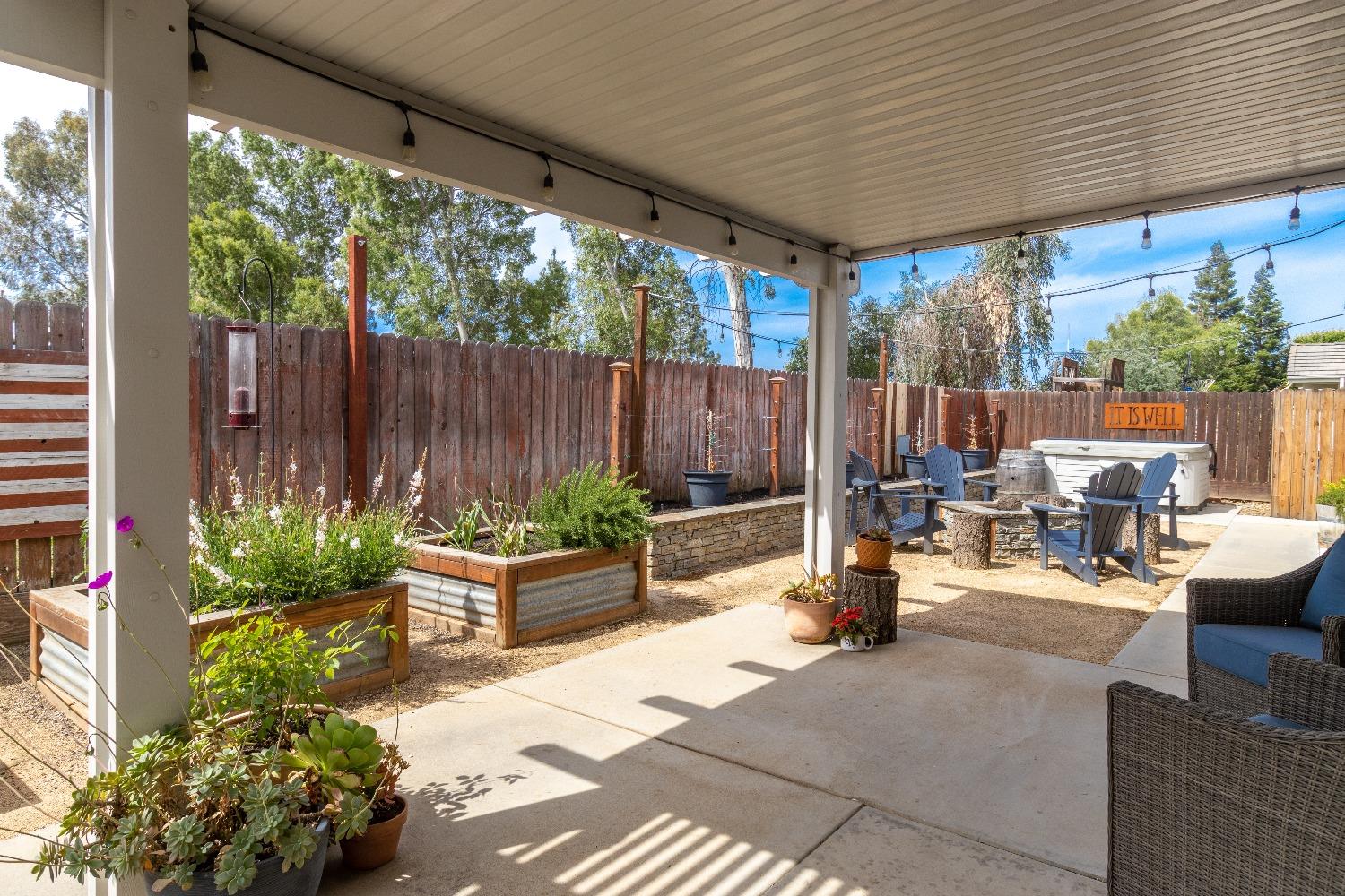 2066 Bedford Avenue Clovis, CA 93611 - Photo 31 of 35