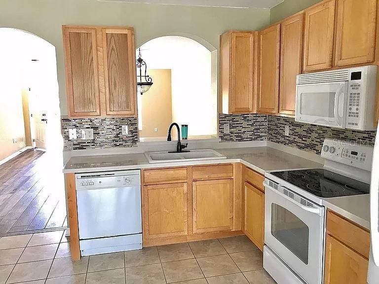 15647 Stable Run Drive Spring Hill, FL 34610 - Photo 3 of 12
