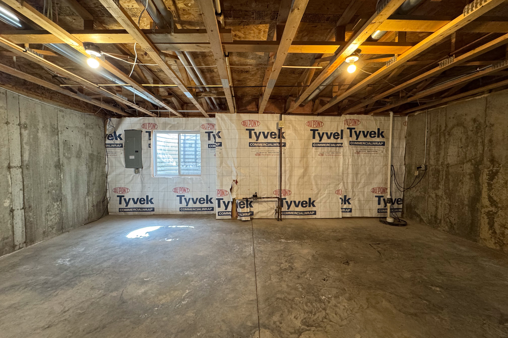 635 Stonegate Drive Sycamore, IL 60178 - Photo 19 of 19 a view of a room with gym equipment
