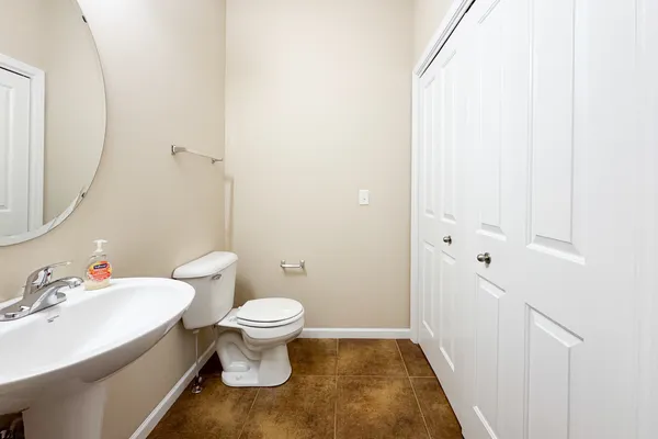 $225,000 | 635 Stonegate Drive, Sycamore, IL 60178