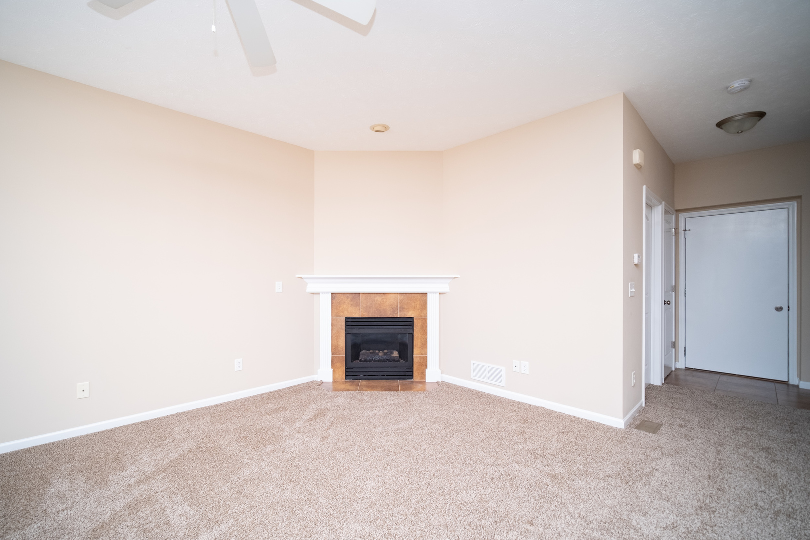 635 Stonegate Drive Sycamore, IL 60178 - Photo 10 of 19 a view of an empty room and fire place