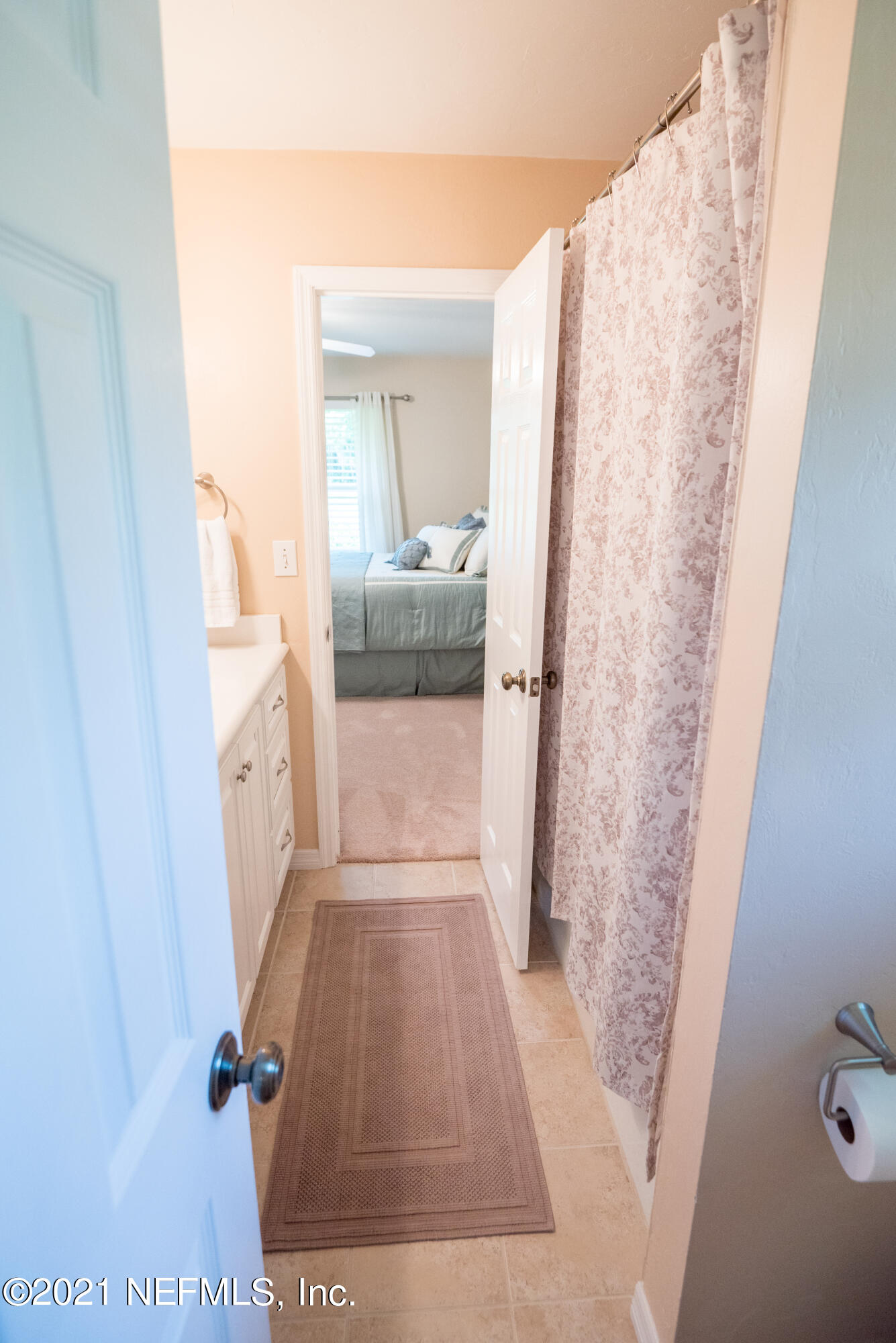 5200 Northwest 180th Way Starke, FL 32091 - Photo 55 of 83 Double Entry Ensuite Bathroom