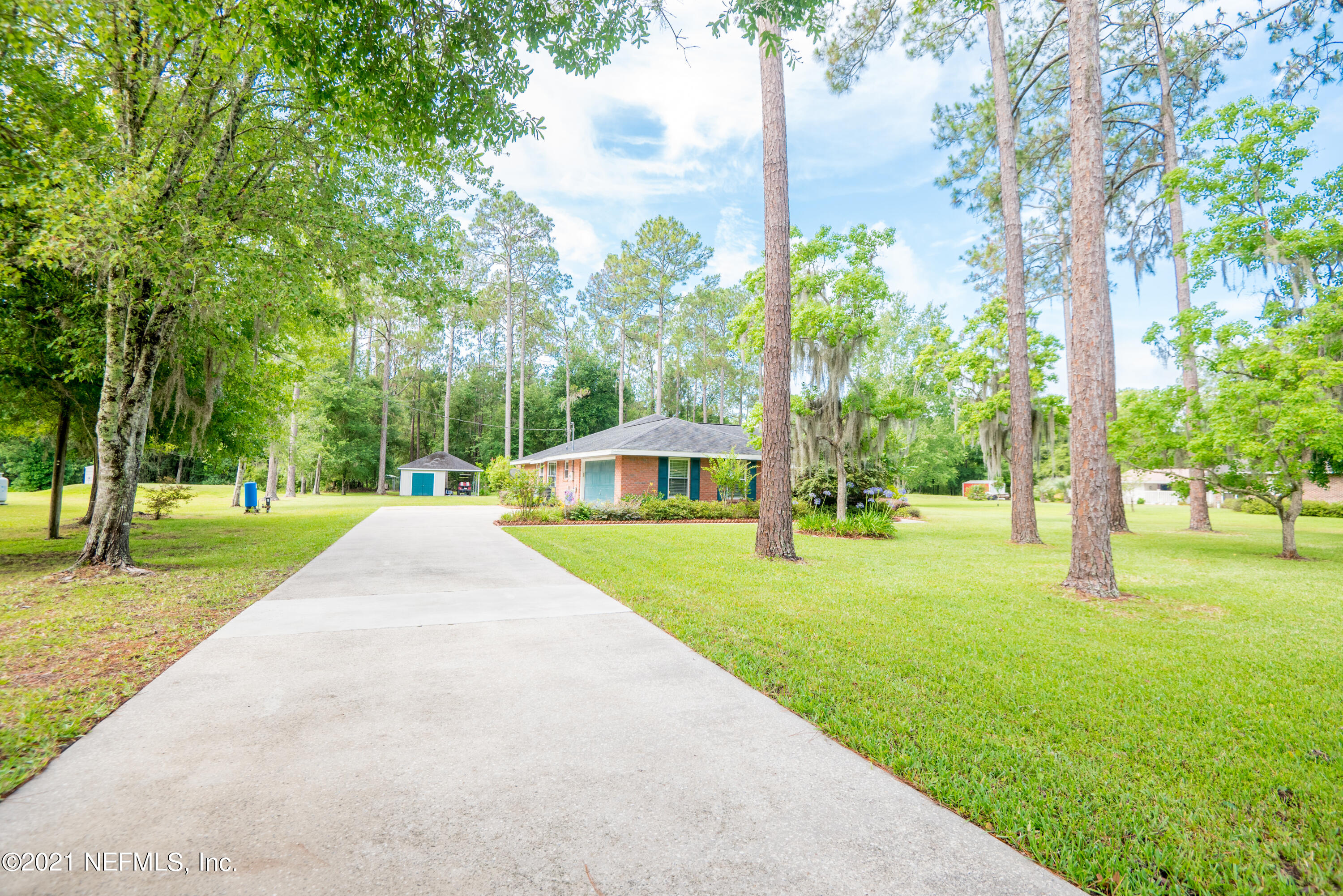 5200 Northwest 180th Way Starke, FL 32091 - Photo 69 of 83 Paved Drive