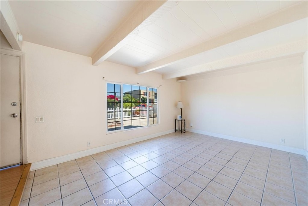 835 Raintree Place Vista, CA 92084 - Photo 3 of 42
