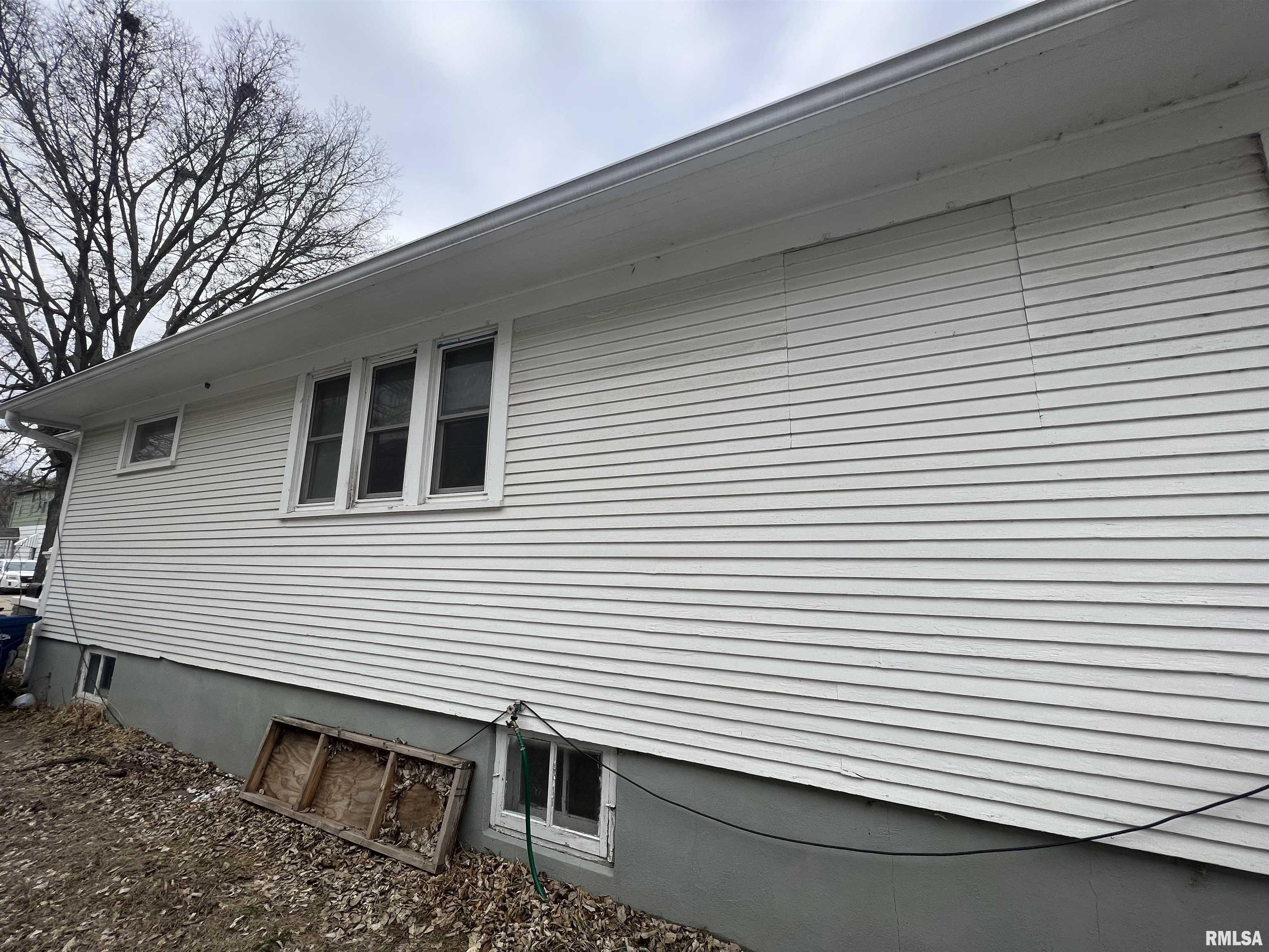 125 Fayette Street Clinton, IA 52732 - Photo 4 of 22 Gallery Image 4