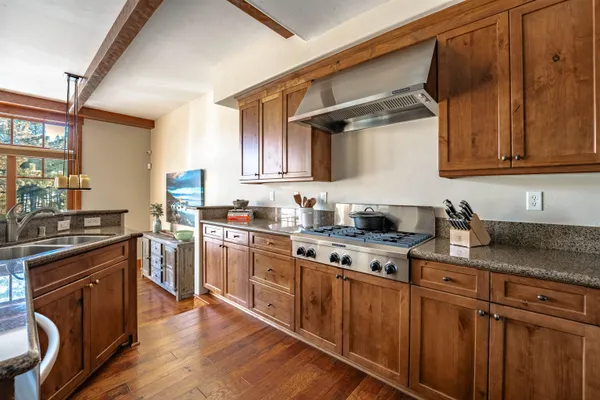 $1,300,000 | 10213 Annies Loop, Truckee, CA 96161