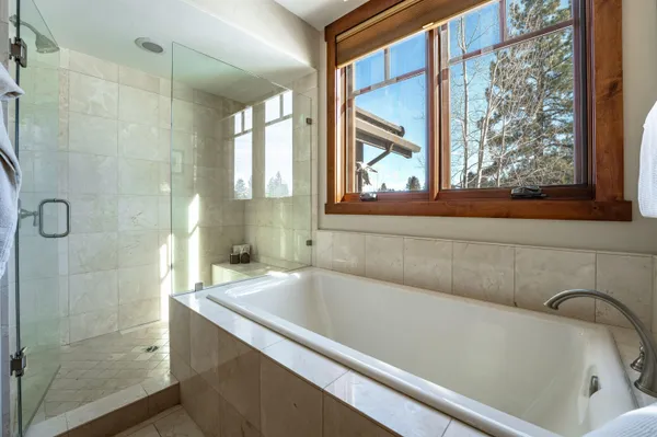 $1,300,000 | 10213 Annies Loop, Truckee, CA 96161