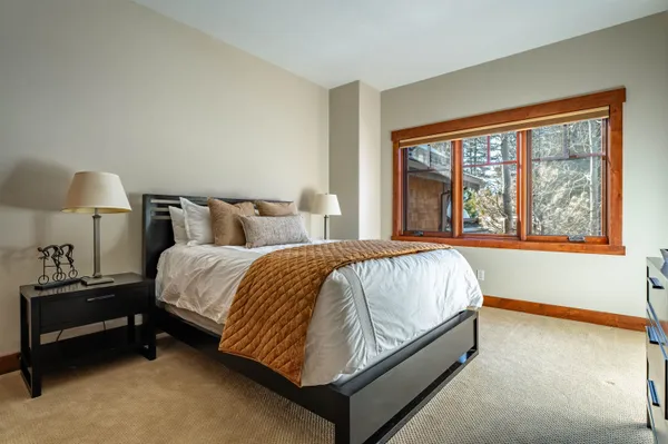 $1,300,000 | 10213 Annies Loop, Truckee, CA 96161